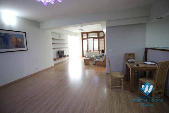 An bright apartment for rent in E ciputra